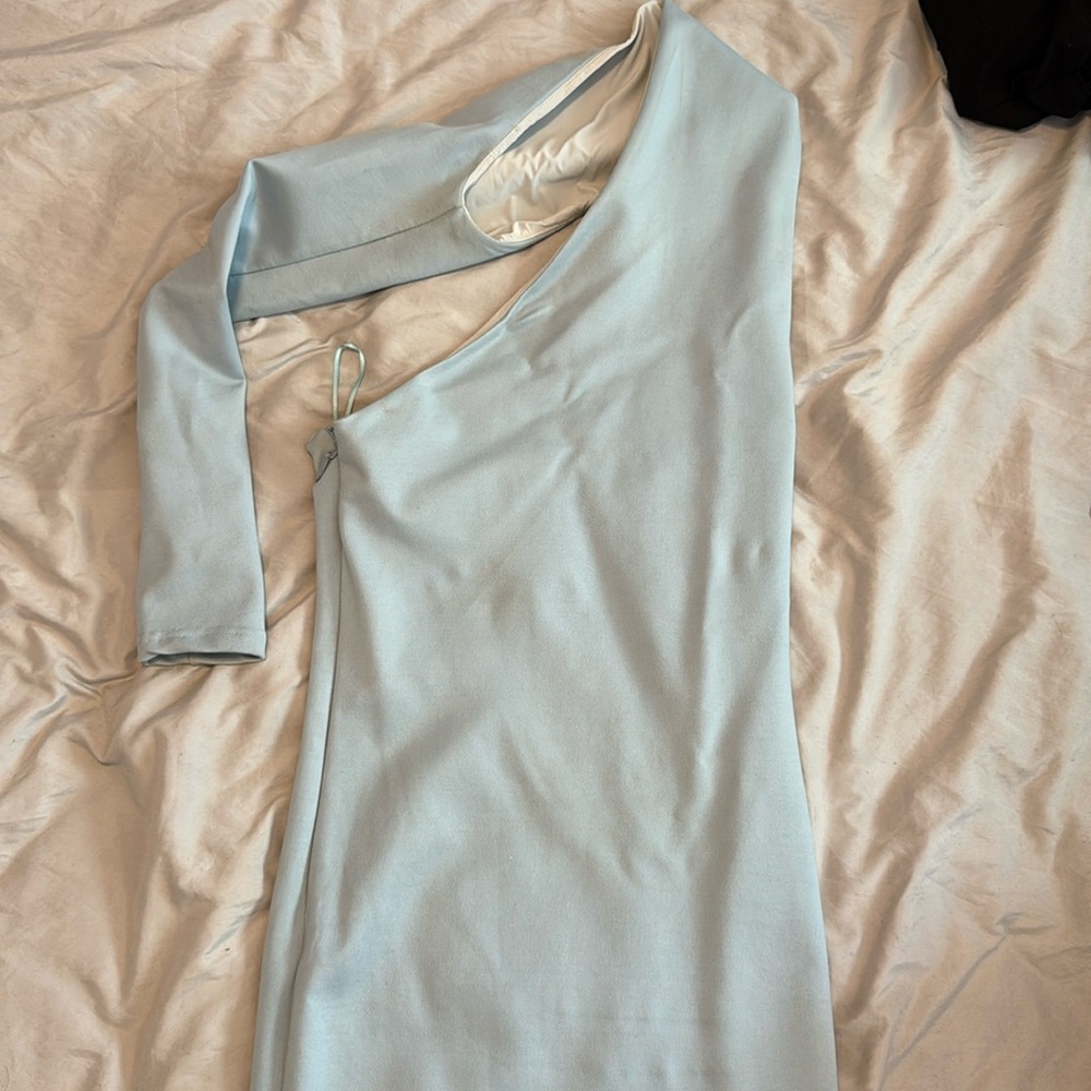 Alieva Size Medium one sleeve fitted light blue dress